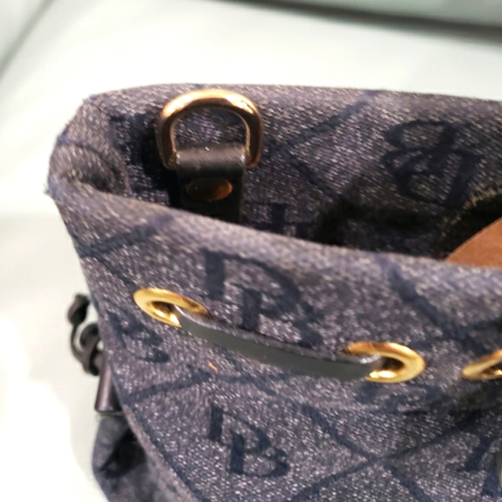 EUC DOONEY BOURKE SIGNATURE JACQUARD SATCHEL. - Picture 10 of 16